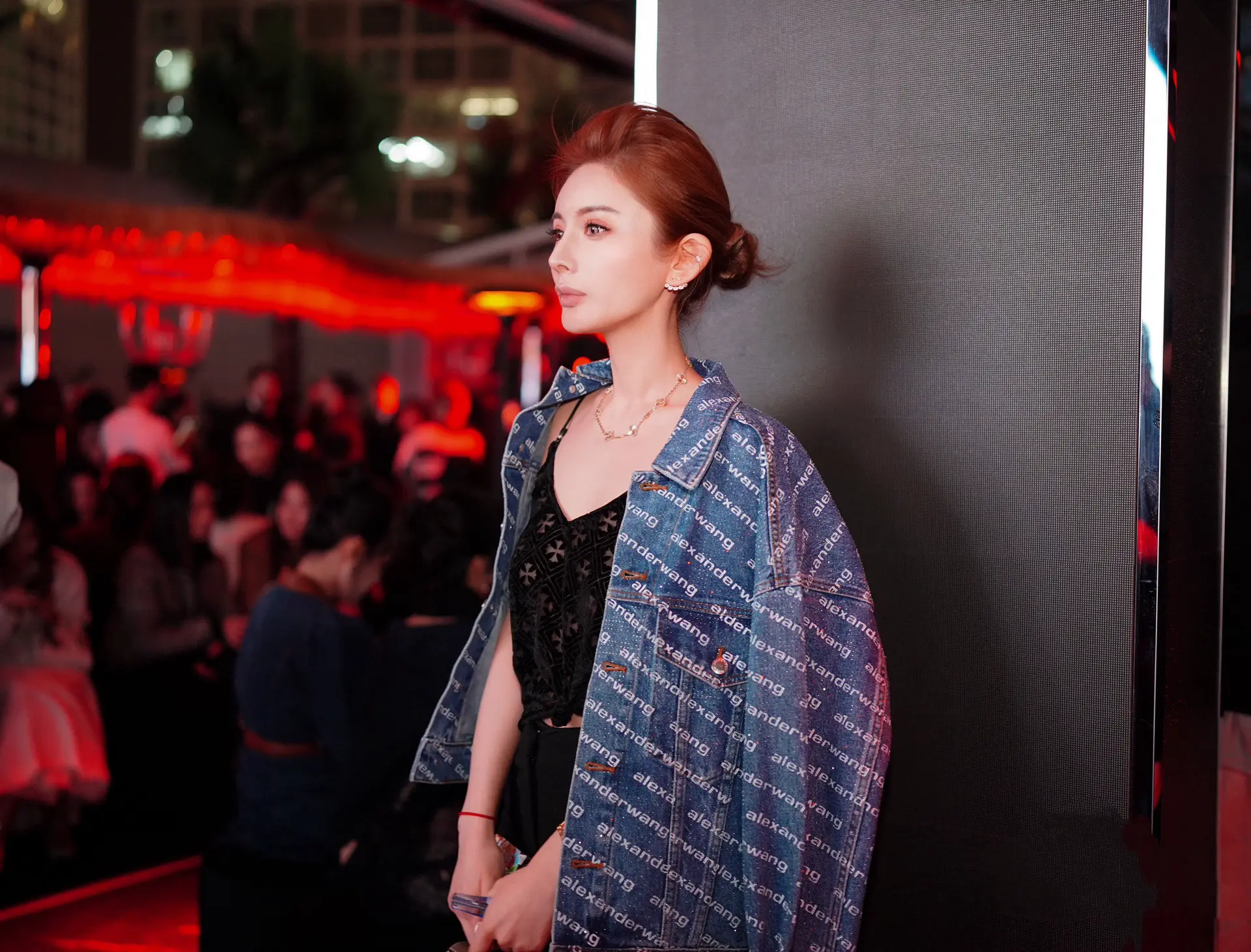 - 无需轻舟 自越万山