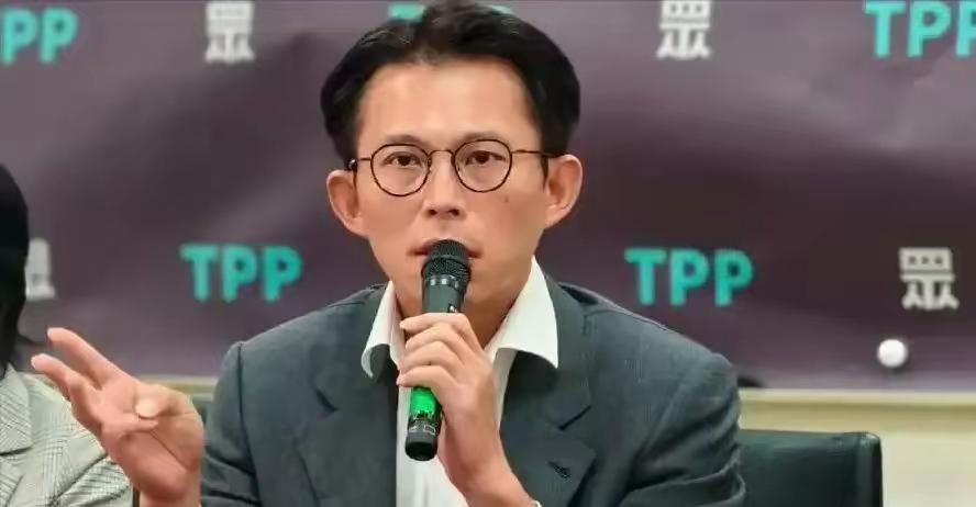 3月23日，民众党主席黄国昌公开表态，要求赖清德以民进党主席身份，向台湾民众正式