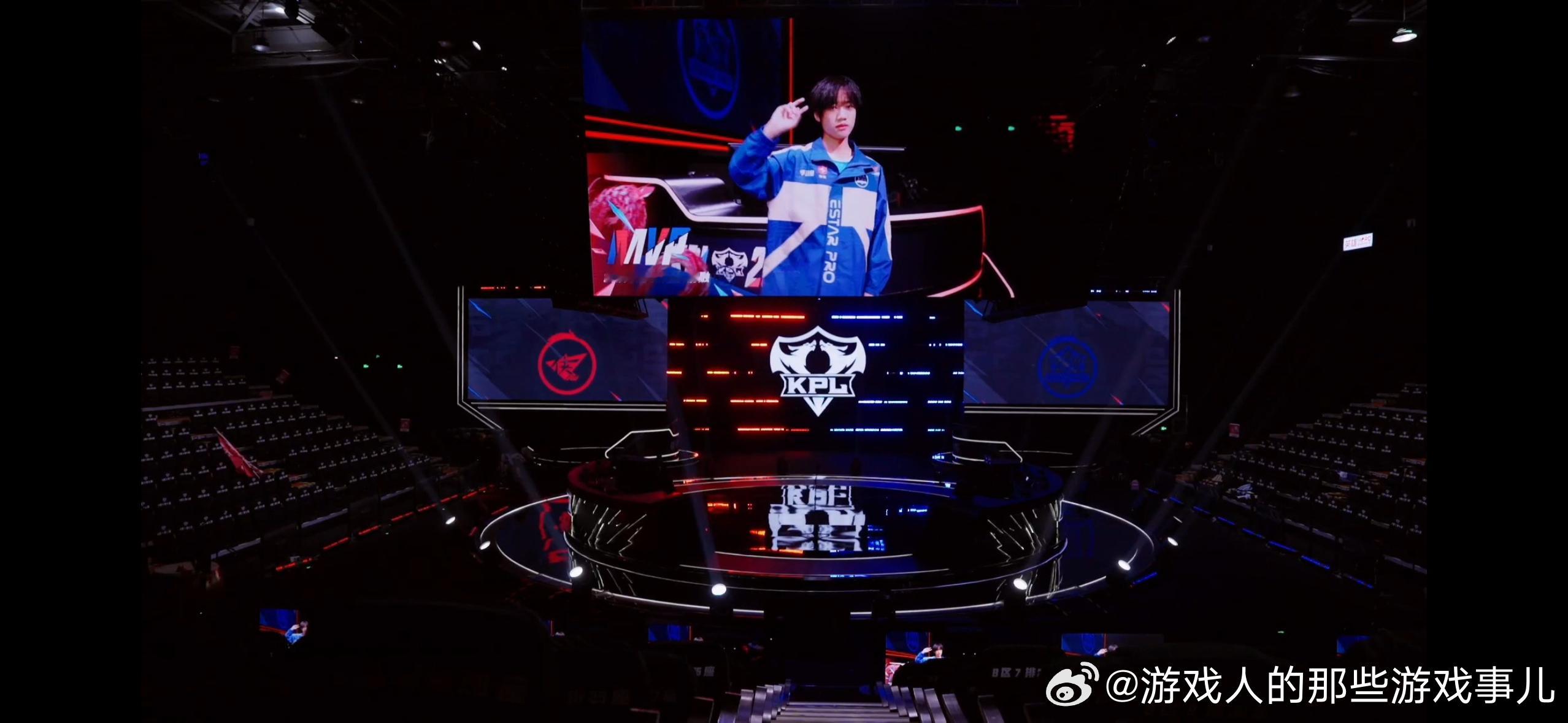 KPL有自己的MVP结算画面季后赛今晚开赛，全新结算画面正式来袭！就让我们一起来