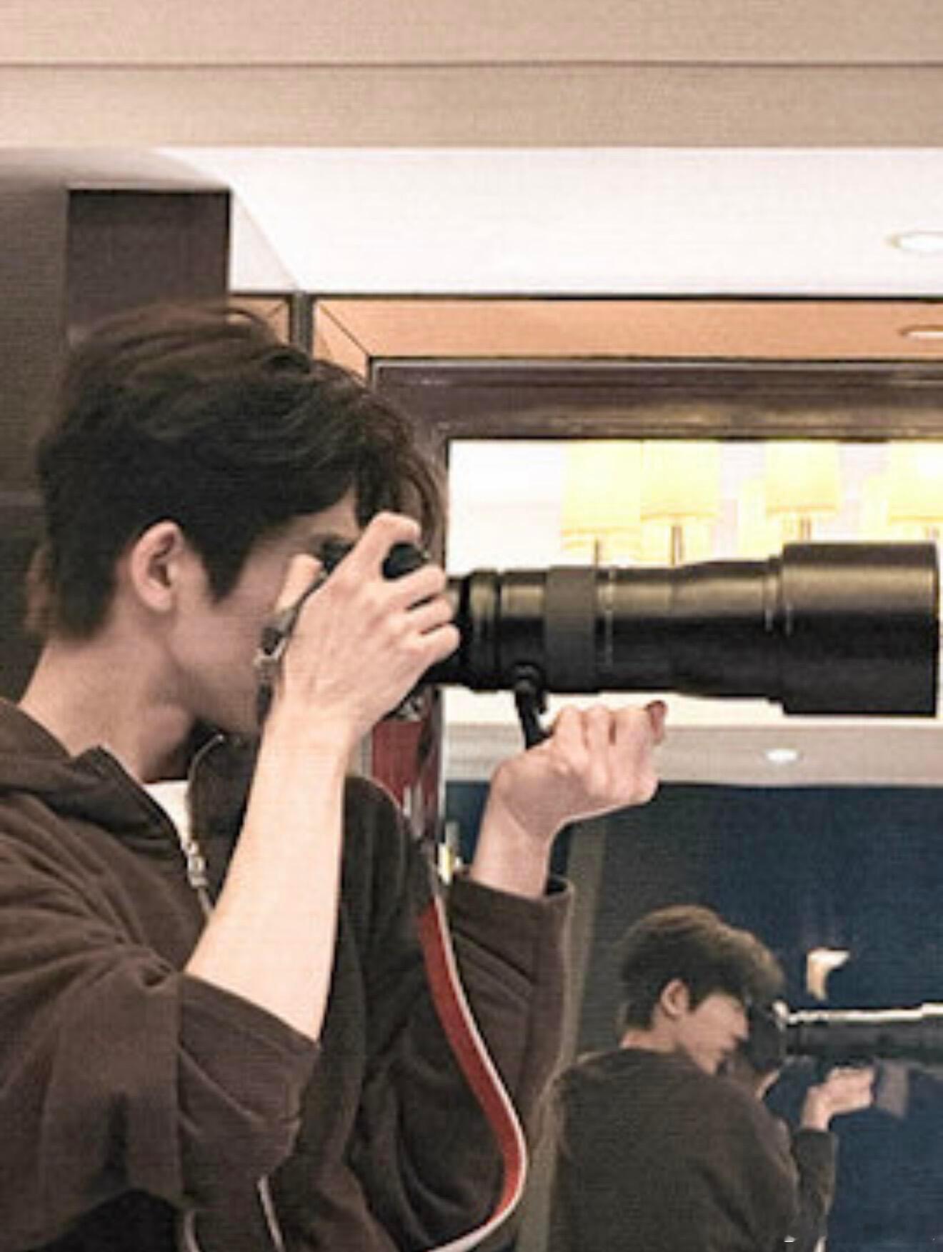 张凌赫摄影作品张凌赫这摄影水平越来越好了新更的原创摄影作品，光影和氛围感直接拉满