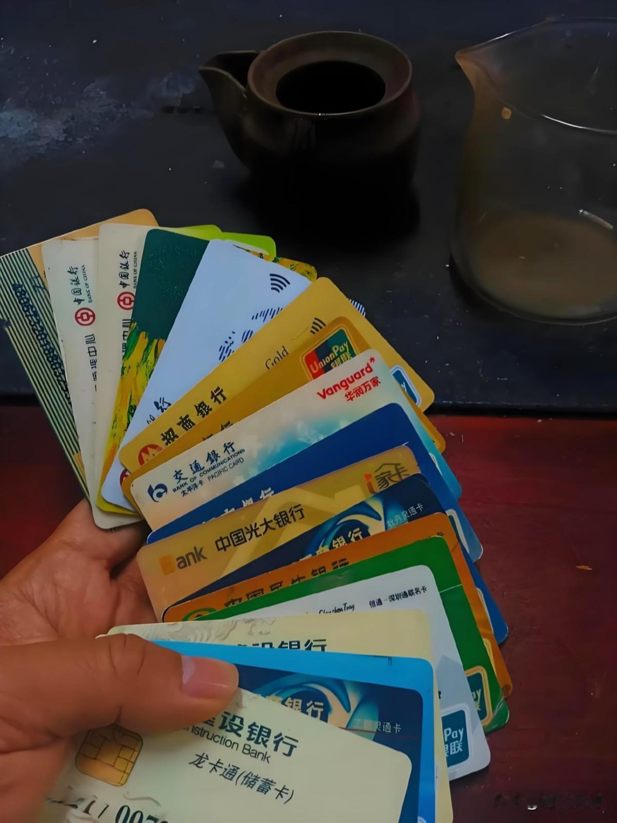 可没有一定的积蓄，身体再好也难扛生活风雨，上有老下有小，家庭责任、日常开销都离不