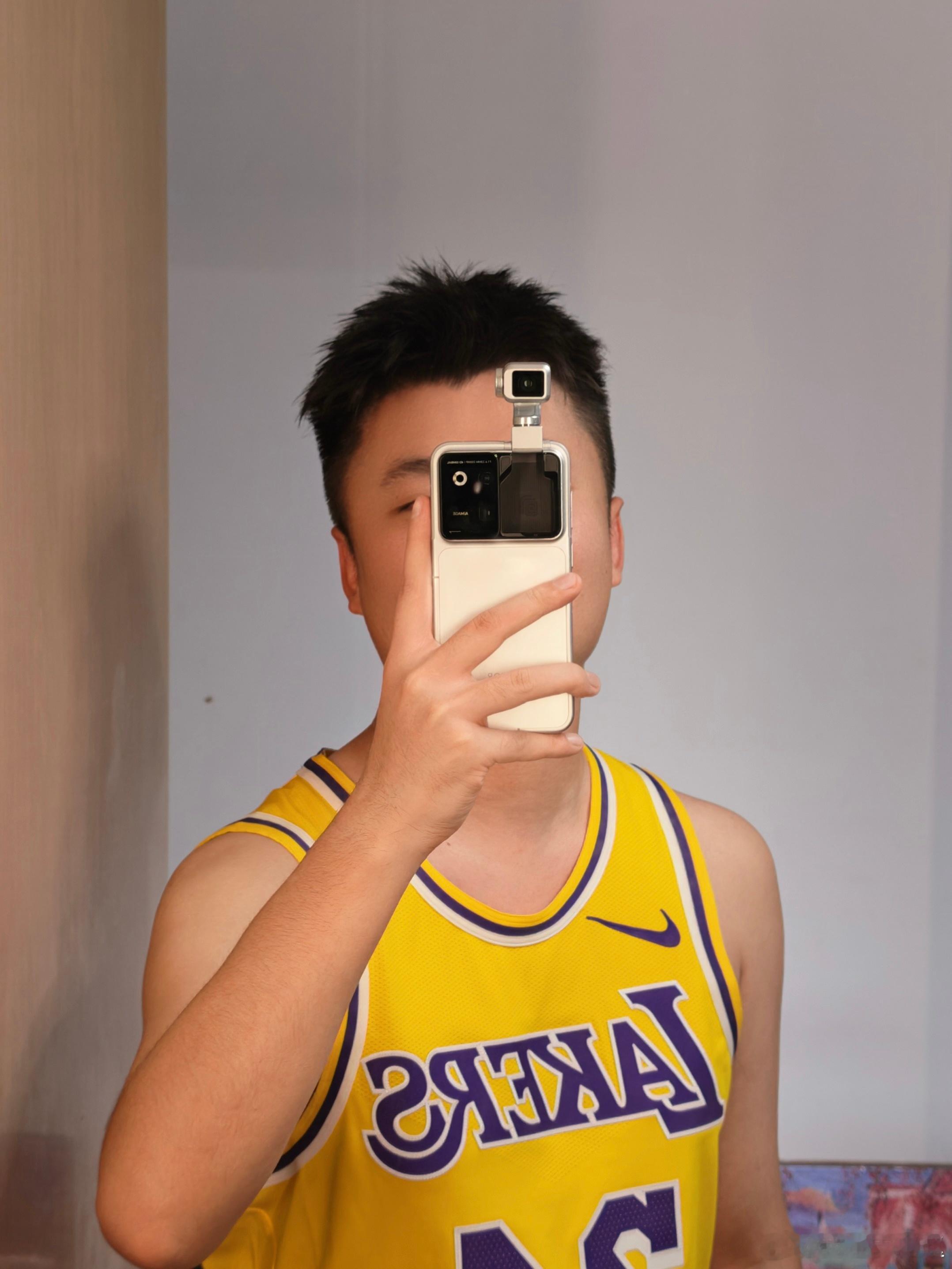 镜子有点脏了怎么荣耀robotphone