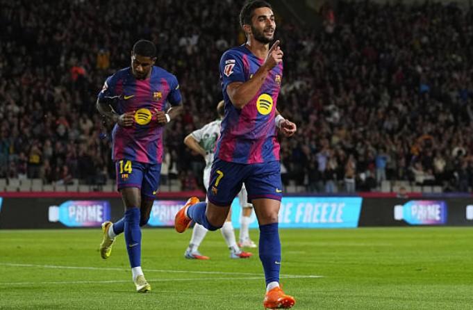 费兰本场数据：3射3正1进球，2拦截，4次夺回球权，对抗8胜3