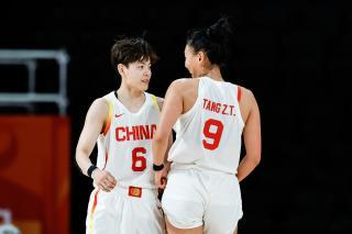 中国女篮大胜印度尼西亚 小组第一晋级亚运会八强
北京时间9月21日，2026年亚