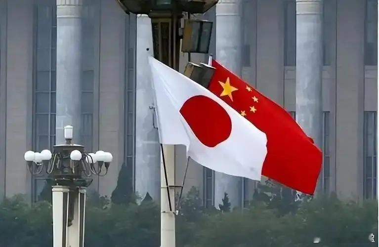 日本之所以急不可耐地挑衅中国，是因为日本国内矛盾不断。无论是日元贬值、物价飞涨、