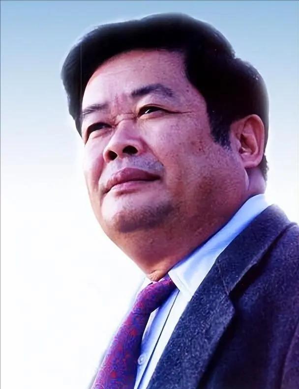 1994年，曹德旺在法庭上指着庭长的鼻子说：我听说只要200万，你就能包给人家打