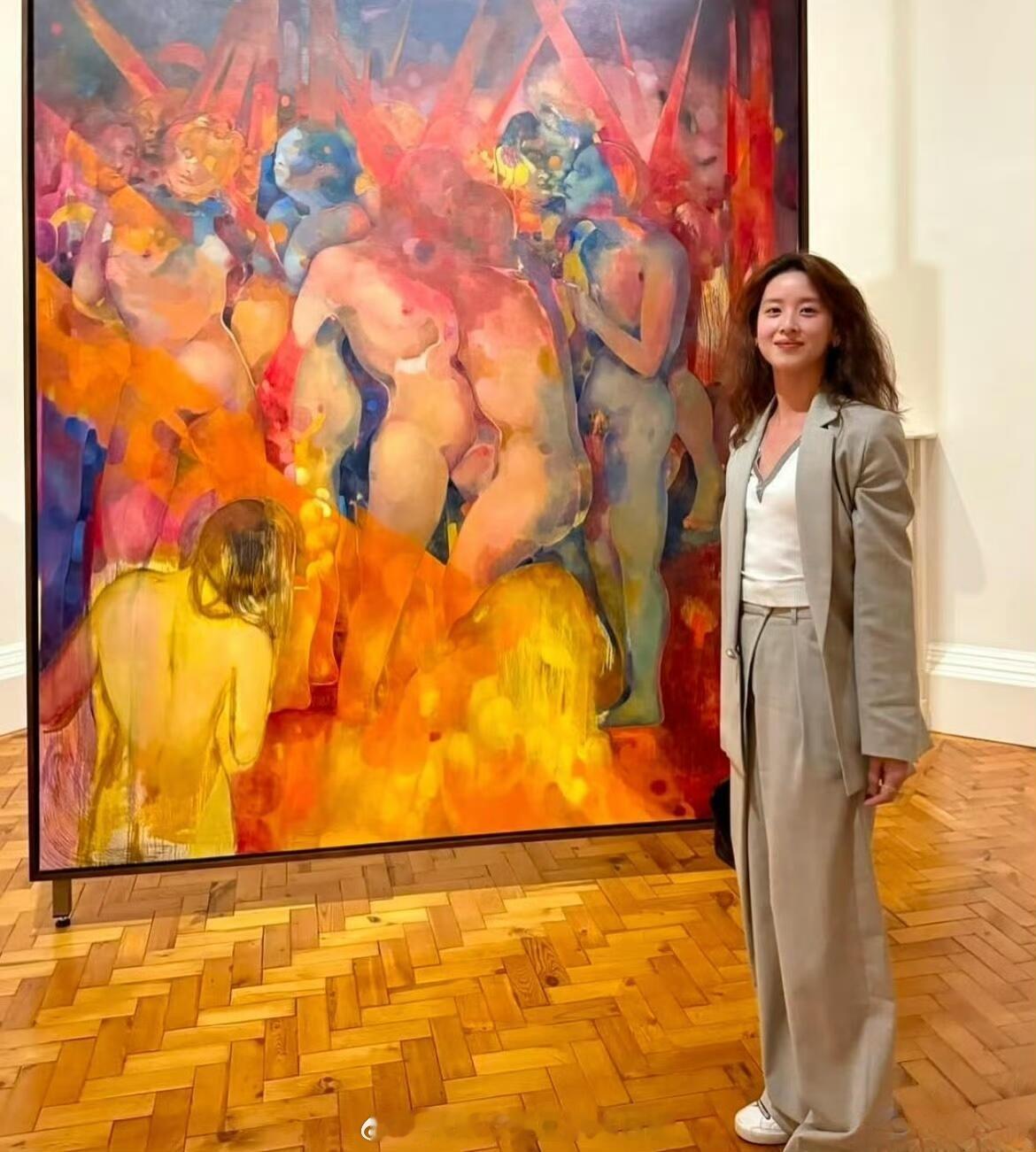 果然清纯脸都不适合染烫… ​​​