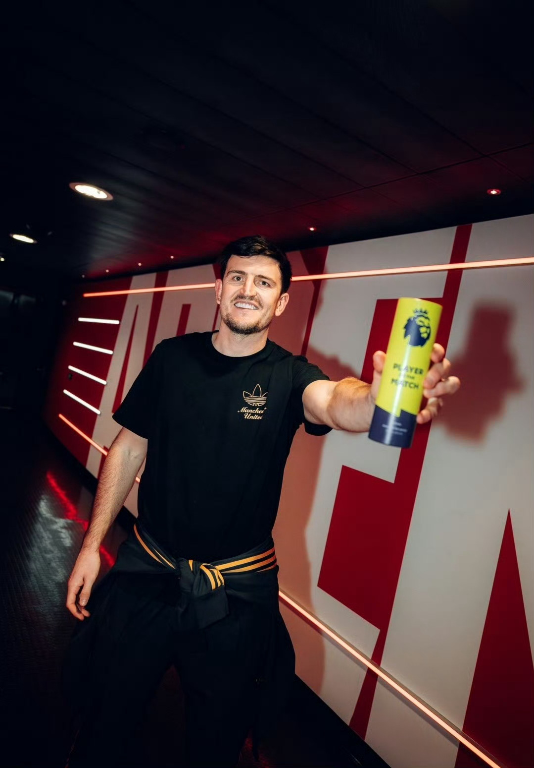 HWG！罗马诺：马奎尔将与曼联续约至2027年，附带1年延长条款Here we 