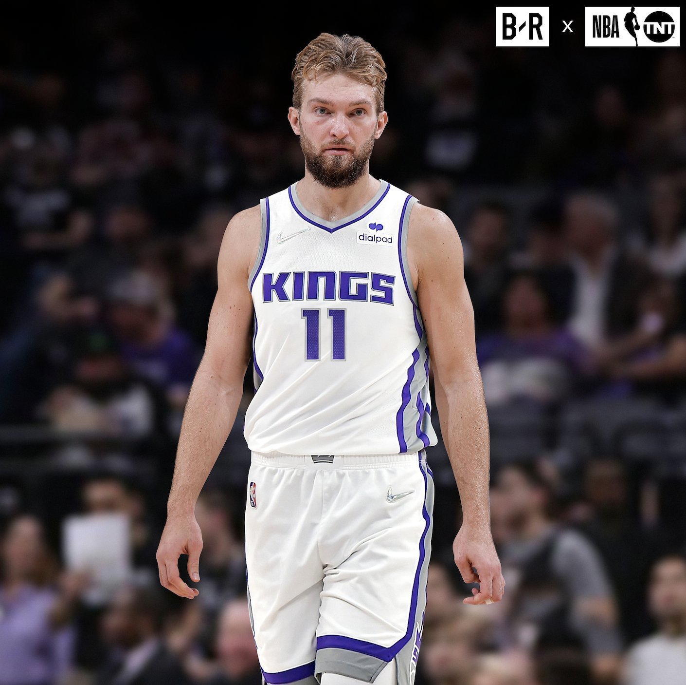 四年前的今天，国王用哈利伯顿换来小萨博尼斯。NBA