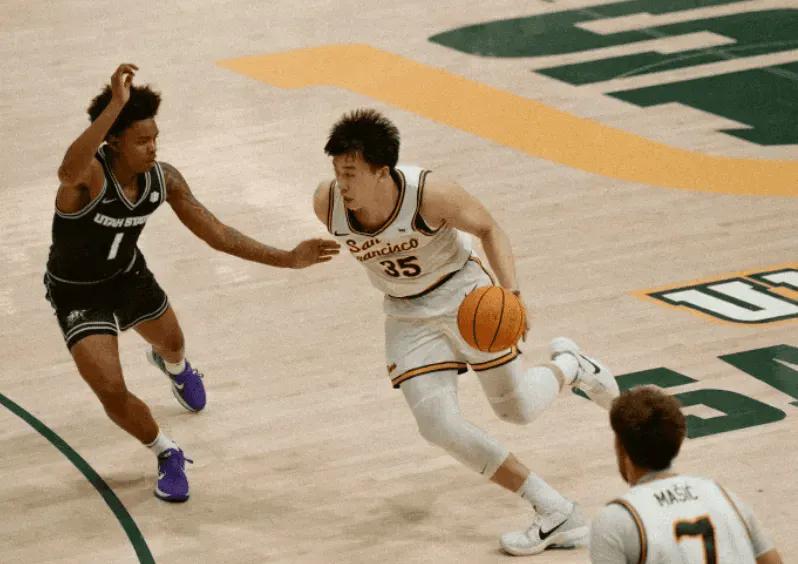 集体大爆发。
王俊杰又又又进化了，好猛今天，直接化身NCAA的樱木花道，狂砍12