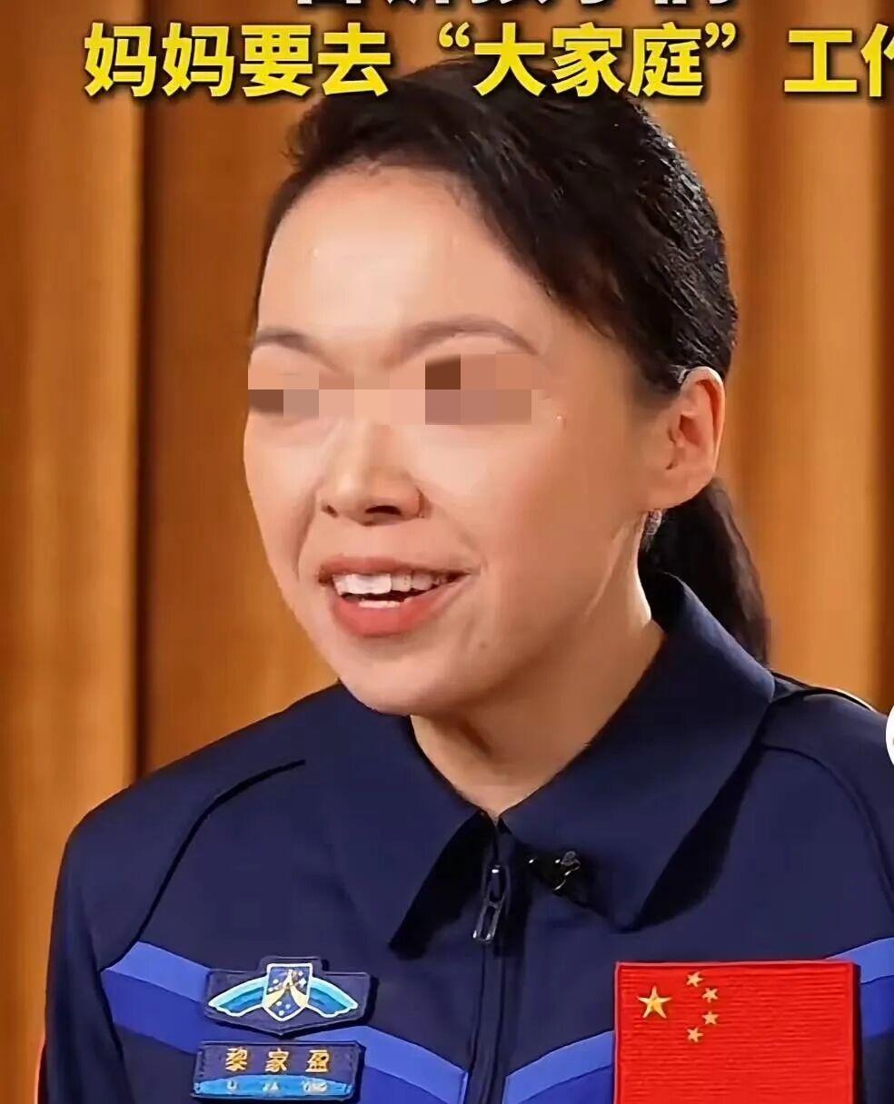 香港路政署高级工程师，在2024年突然辞去公职，带着11岁的龙凤胎和9岁的小女儿
