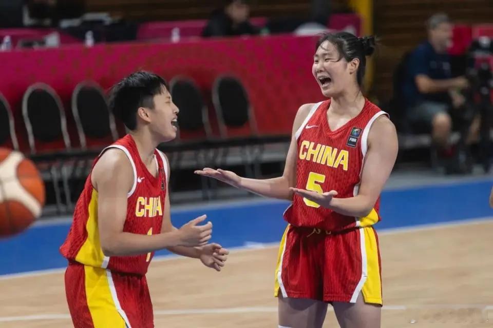 2025年U19女篮世界杯1/8决赛，中国U19女篮对阵美国U19女篮。缺少张子
