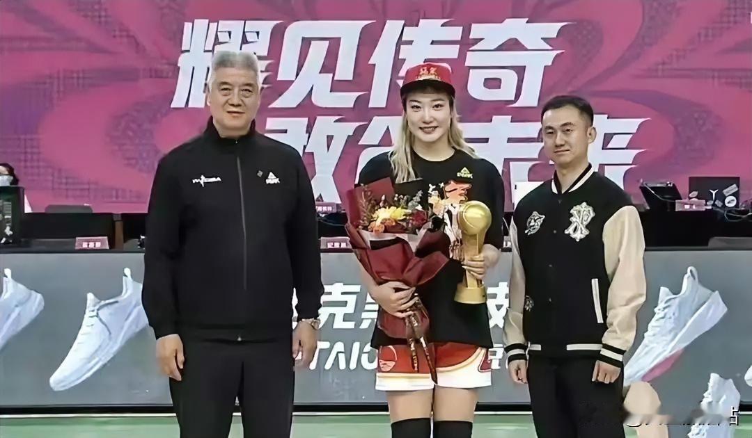 WCBA四川女篮卫冕冠军🏆，总决赛表现最好的五大本土球员：

1、李梦
2、张