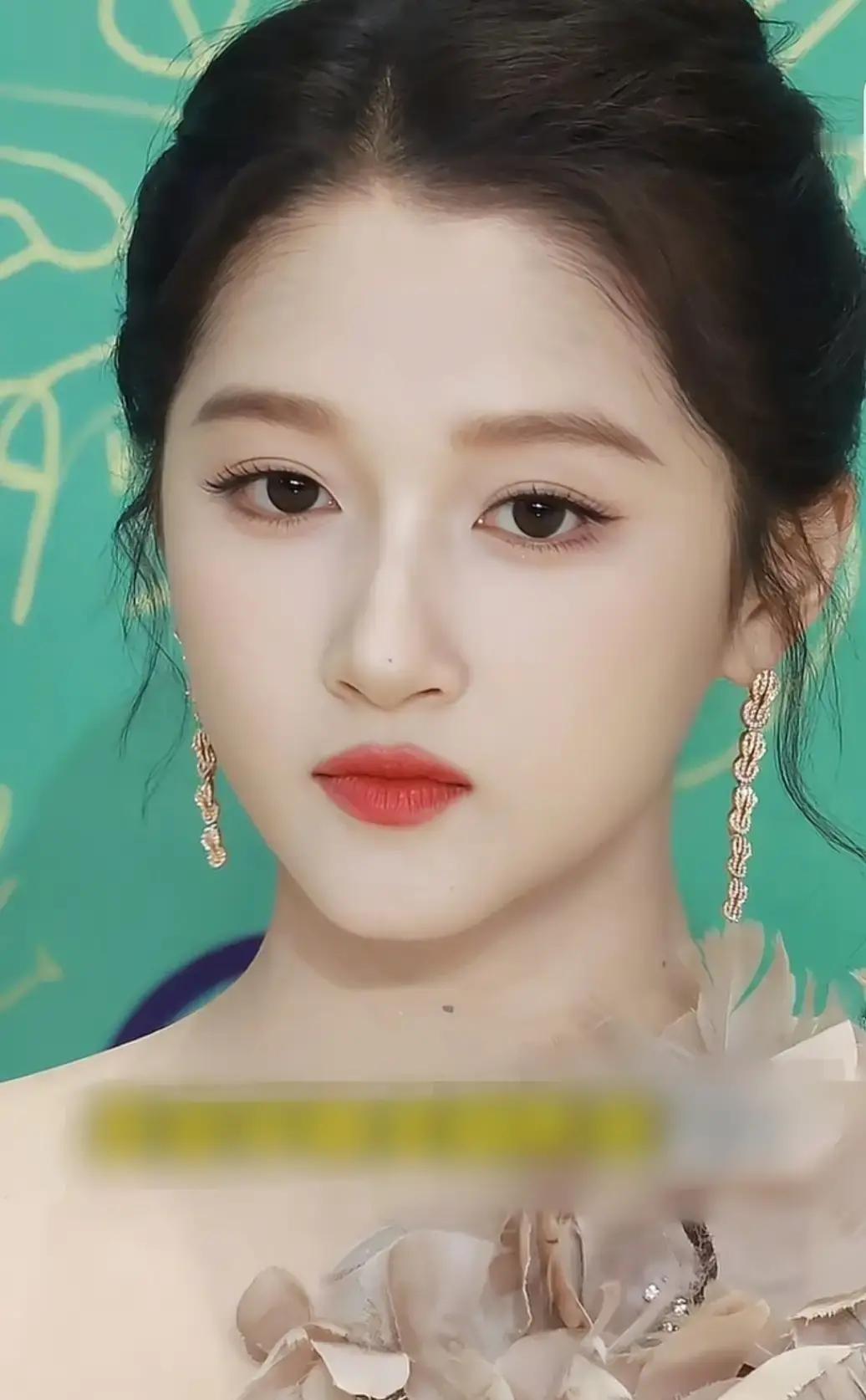 关晓彤硬刚黑粉！法院已立案
 
她这次真不忍了。北京互联网法院刚收下关晓彤工作室