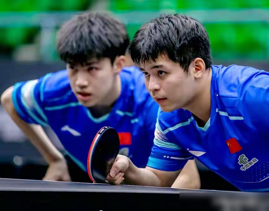 11-1横扫！19岁的卫冕冠军怒了。
新加坡大满贯，林诗栋对阵29岁的哈萨克斯