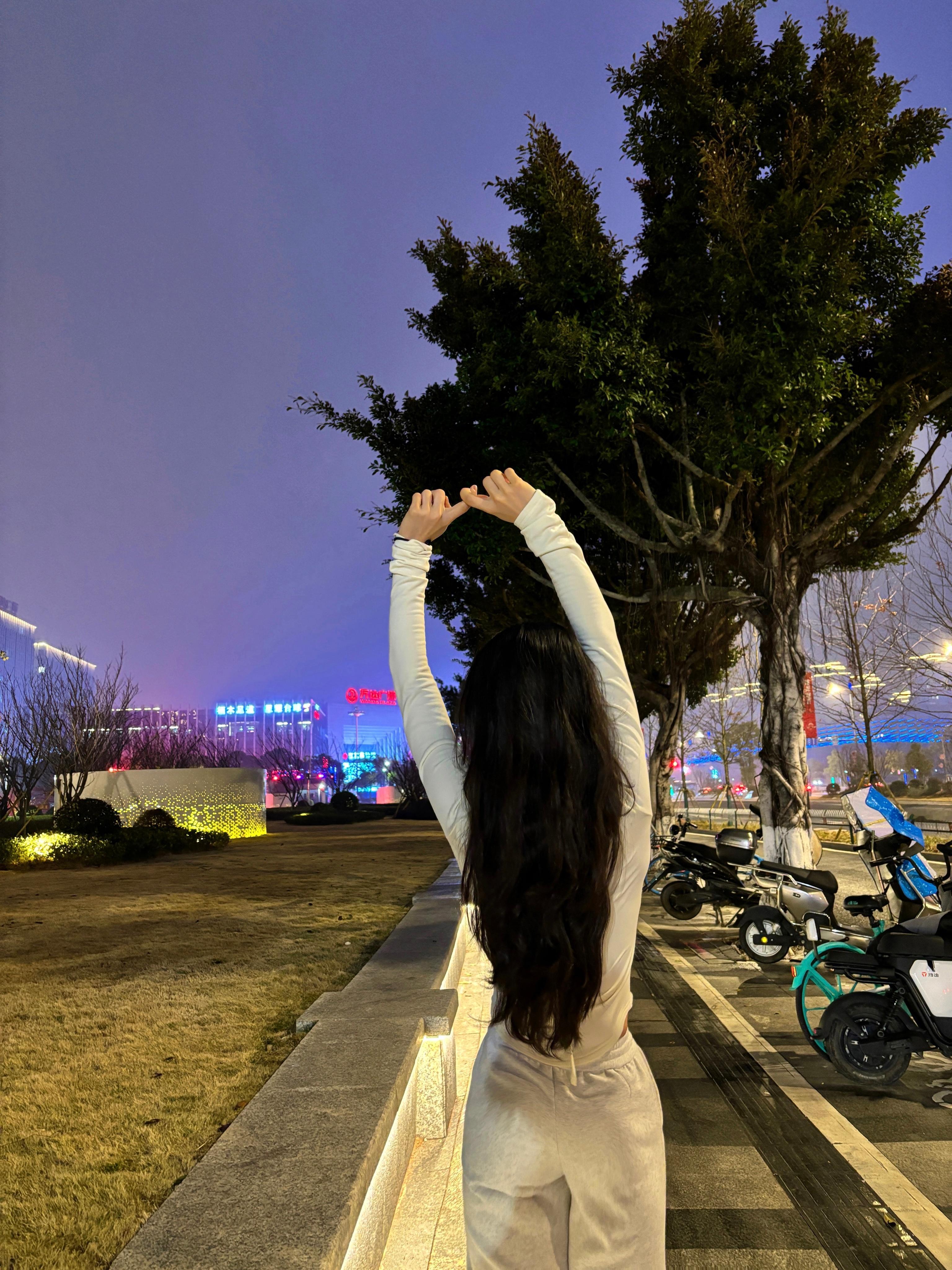 再见噜 我的及腰长发  ​​​