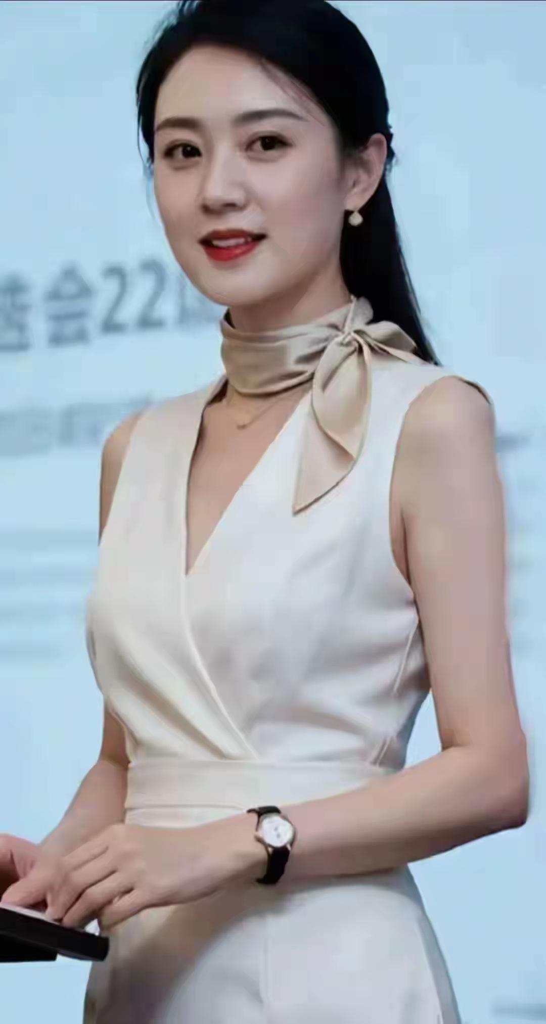 端庄秀气，五官绝美，是不是你见过的最美女人