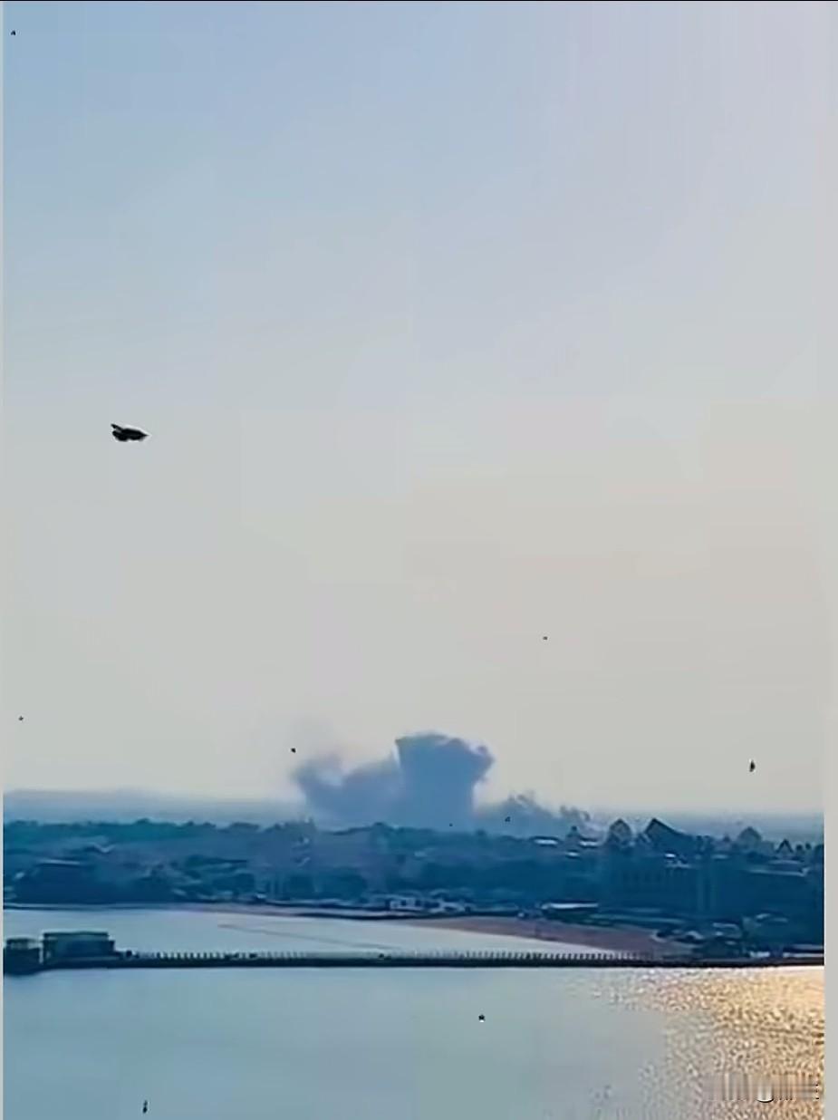 卡塔尔被以色列打了，现在最郁闷的估计就是沙特阿拉伯和阿联酋了，因为这两个国家和卡