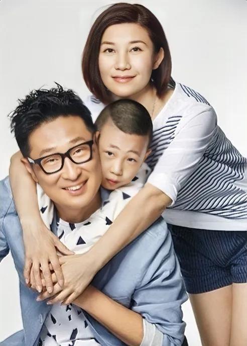 一次，林永健和老婆吵架，脱口而出：“你长的这么难看，娶你我瞎了眼。”老婆周冬齐：