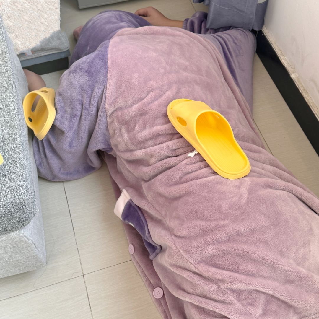 半夜跳舞，我妈以为我👻上身，踢了我一顿