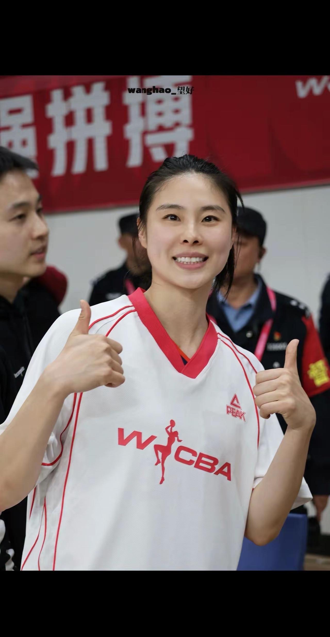 四川女篮与山西女篮各位置球员对位

四川女篮有内线大中锋坎贝奇，有能力能外的内线