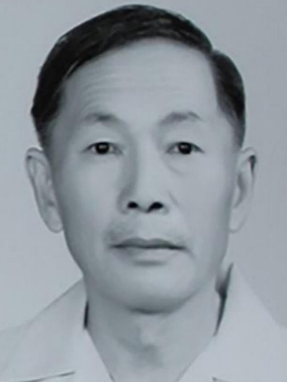 1989年，我国密码学家曾肯成到访美国，中情局探员找到了他，说：“留在美国，给1