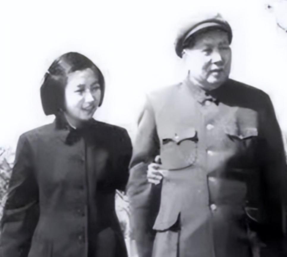 1972年，李讷生娃后写信请求父亲接济8000元，毛主席看罢来信后，心痛不已，指