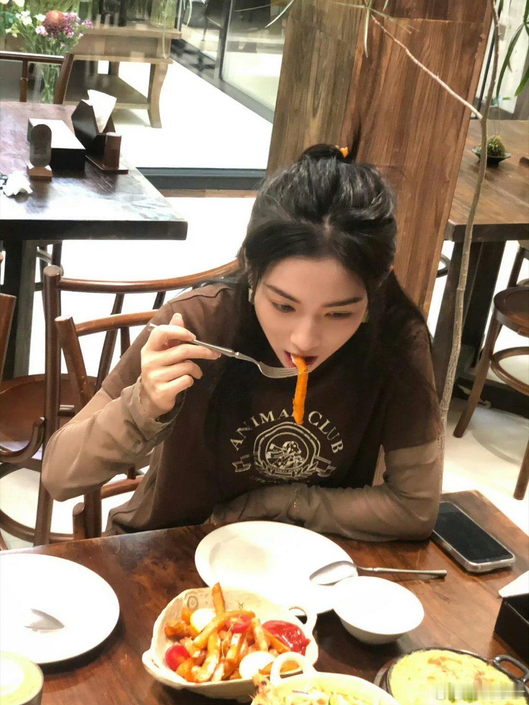蔡文静代露娃淡淡将加入我家那闺女我家那闺女制片人放出重磅消息，补位嘉宾阵容好养眼