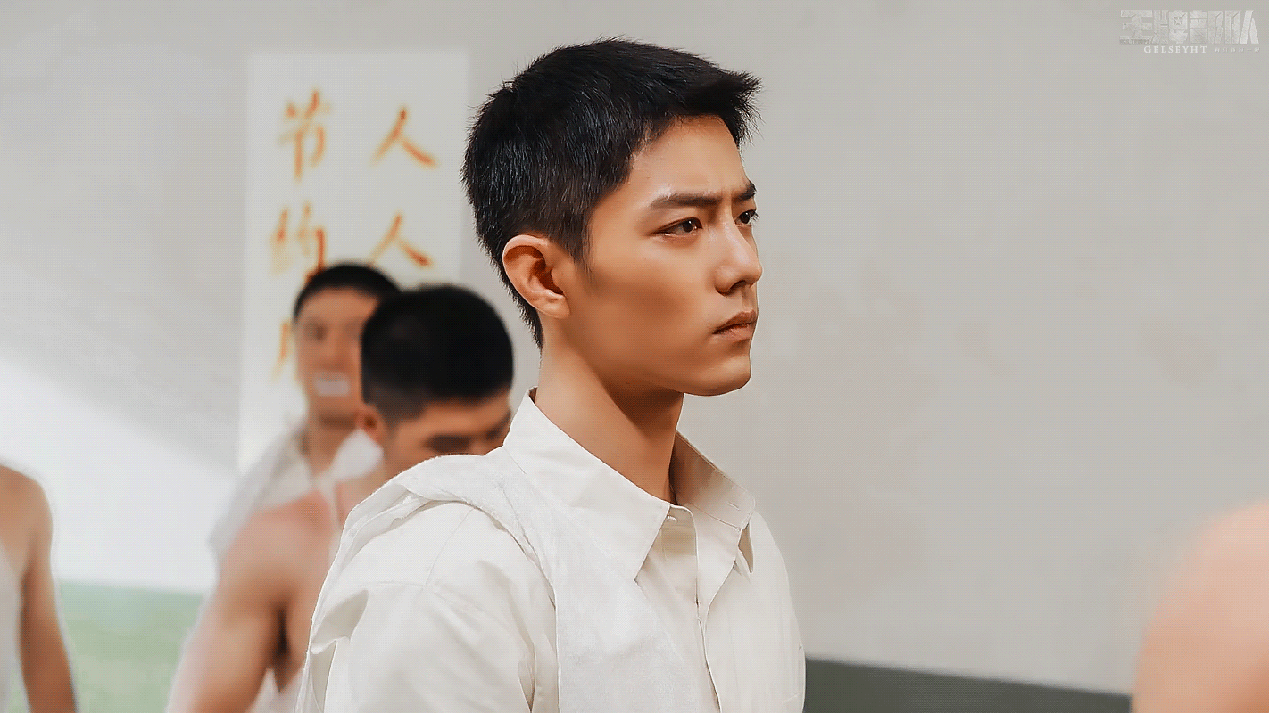 我们坐在高高的虾壳上听老虾讲过去的故事日常见肖战xz肖战 想把你放在晨起的阳光中