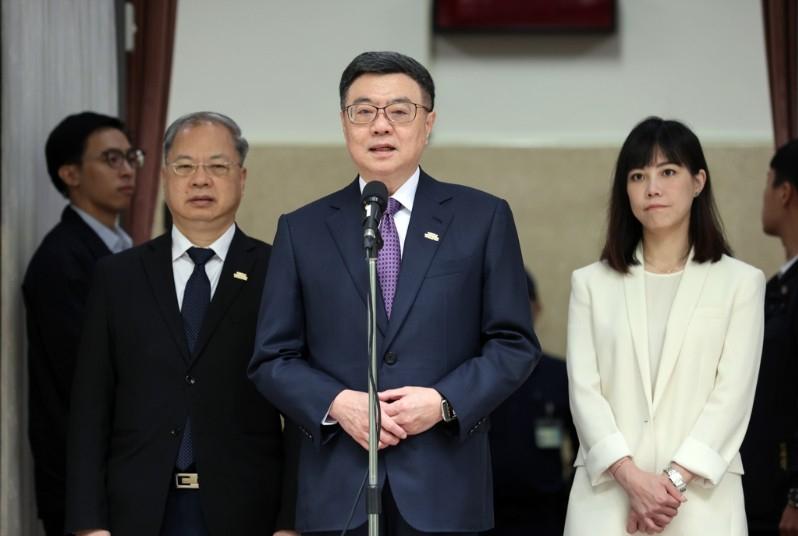 摊牌了！外交部与国台办同日开炮，直接警告日本：一切后果必须由日方承担。
 
就在