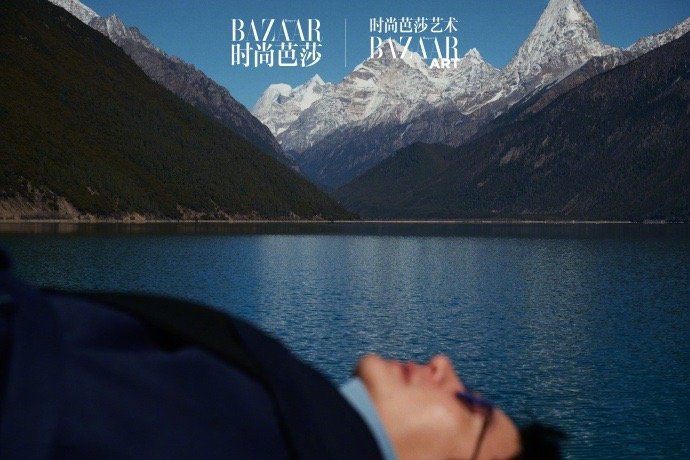 黄轩去拉萨了谁被黄轩在拉萨的状态治愈到！远离喧嚣，在藏地放空自己，干净又通透。这