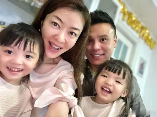 母亲总说“不用惦记”，可上次视频里她偷偷揉腰的动作藏不住。以前总以工作忙为借口，