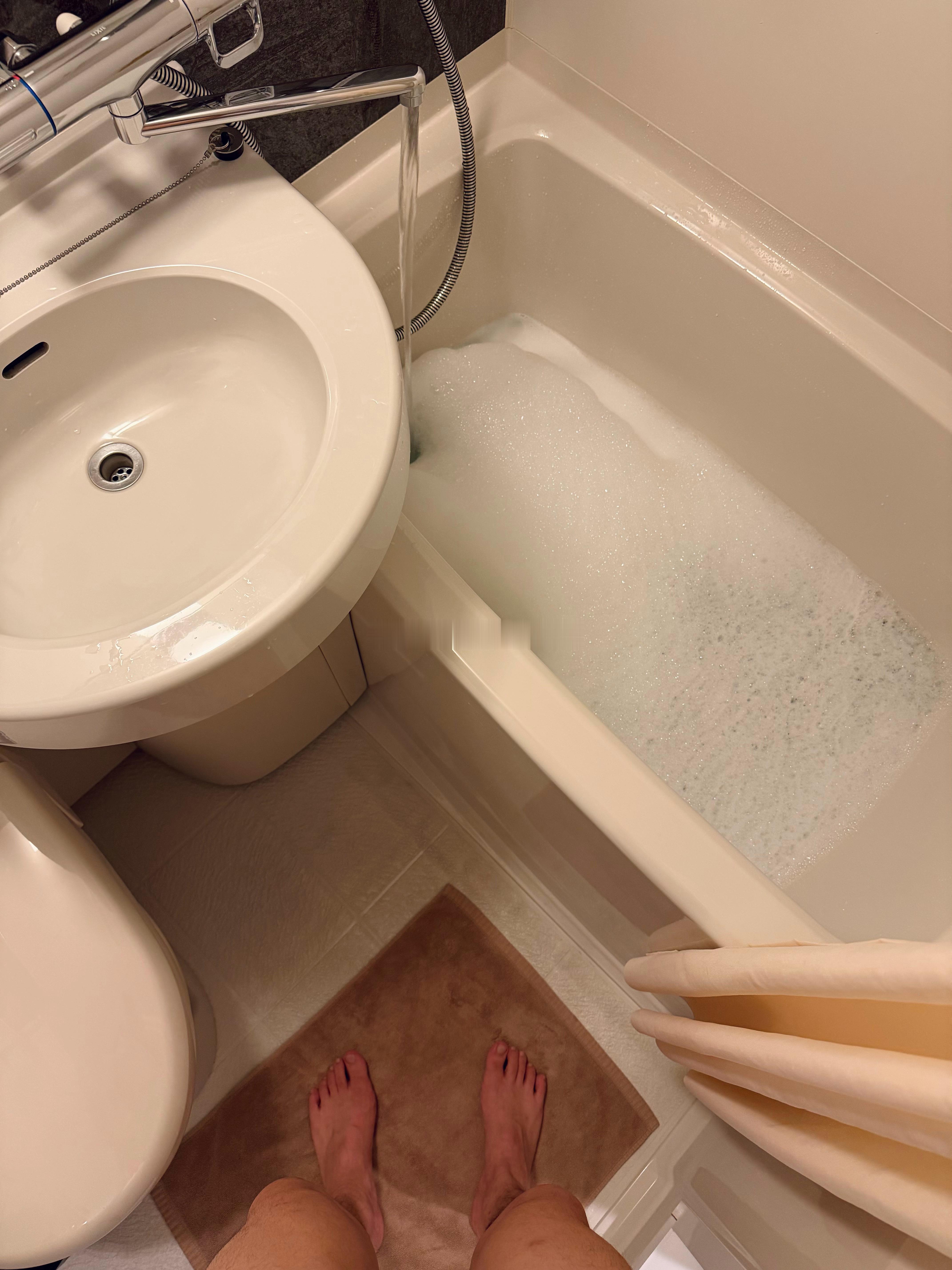 来洗泡泡浴 