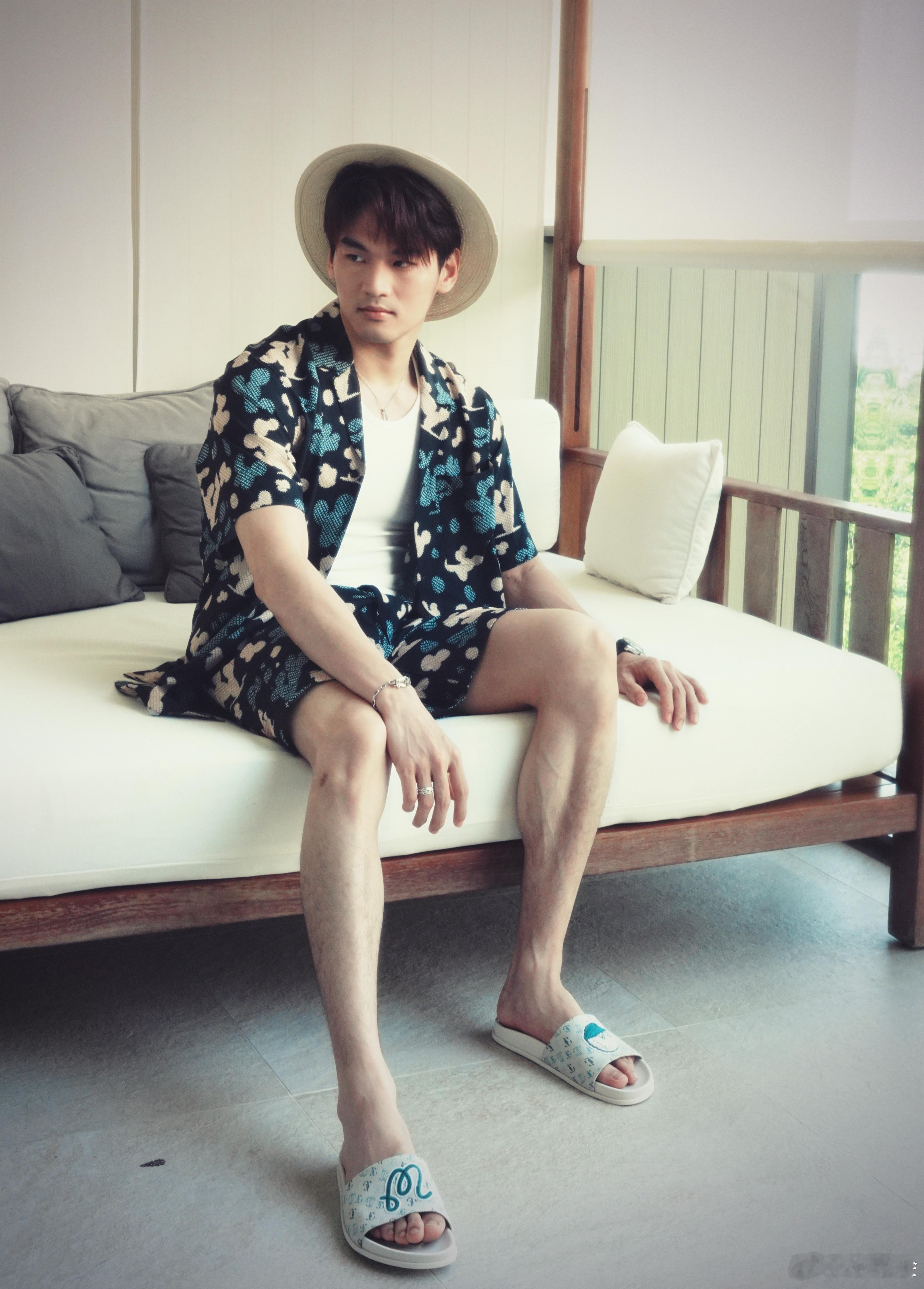 Happy Friday 🏖️🏖️🏖️VOGUE海边假日VogueVaca