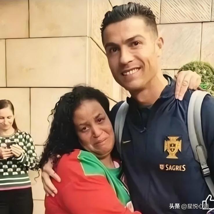身价百亿的C罗，为啥满世界找一个麦当劳打工妹？

今天看到C罗的这段往事，心里又