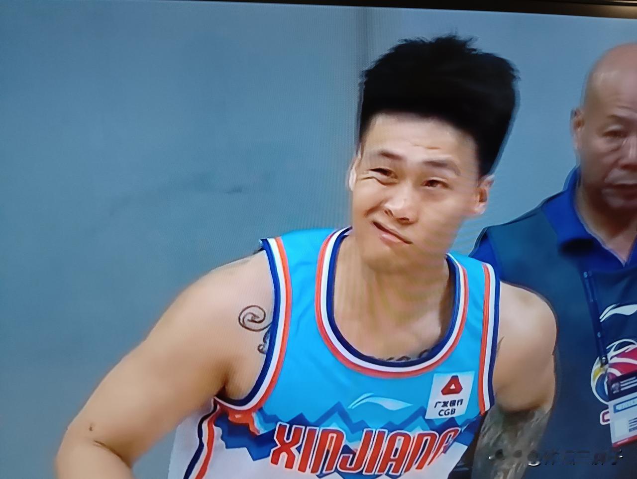 赵睿是个好小伙，是个好球员。这几个赛季，虽然在俱乐部里，动不动就伤了，动不动就歇