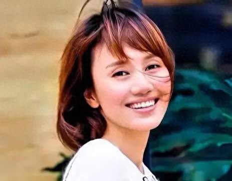 褪去明星光环，袁泉咏梅陈好,把日子过成安静的幸福,婚姻藏着大智