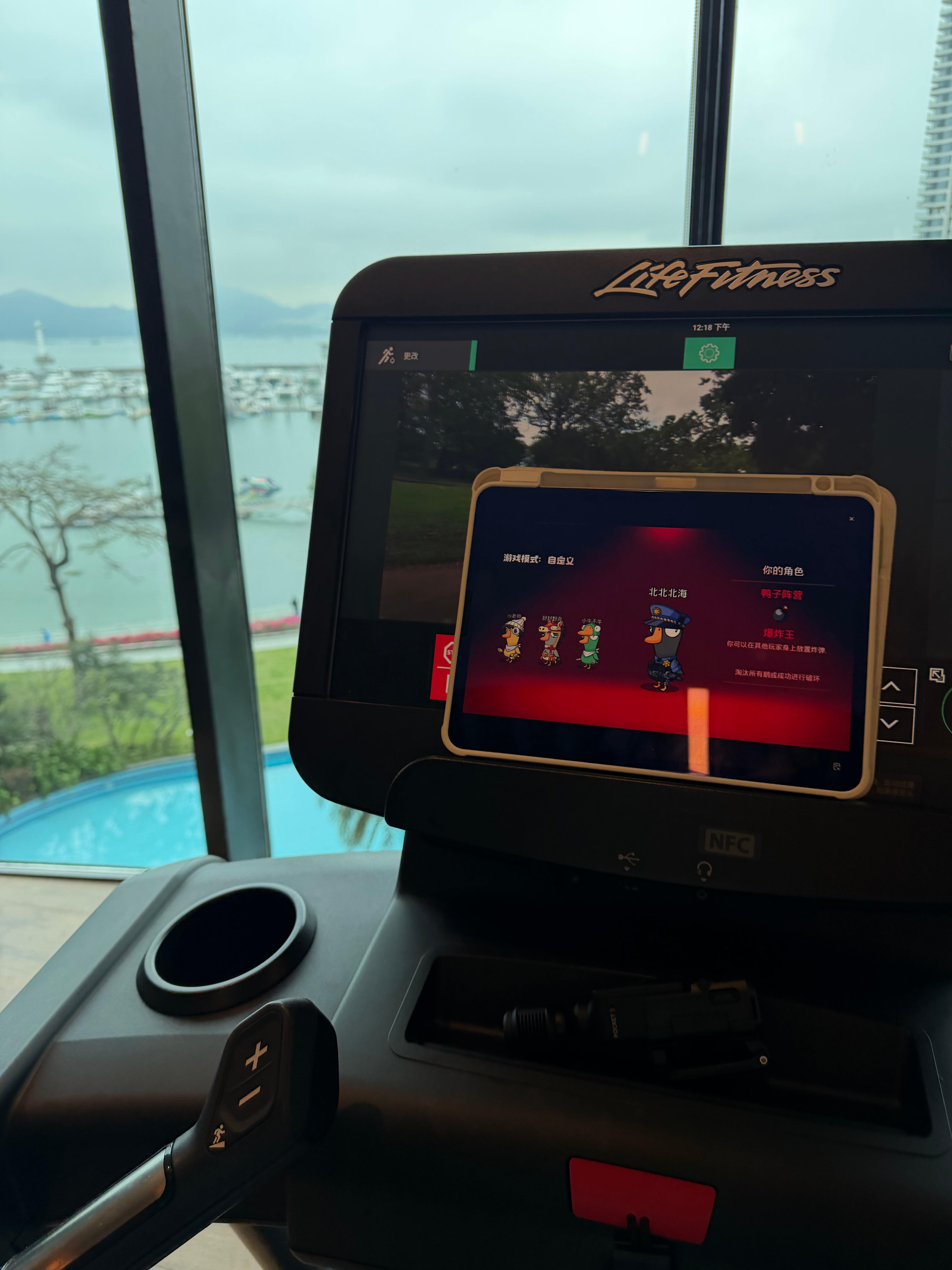 看会儿游戏直播，1小时轻松度过。 