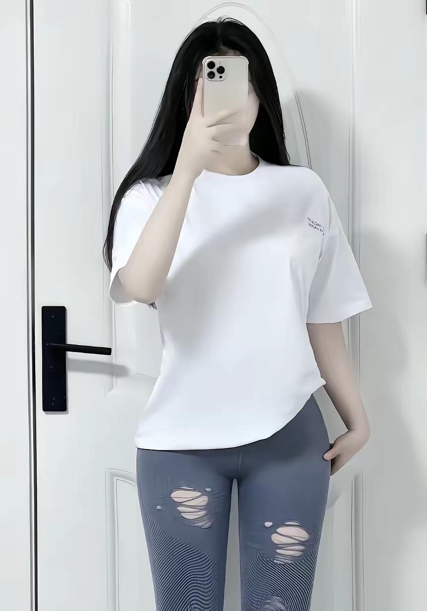 裤子都坏成这样了
该考虑换一条了[笑哭]