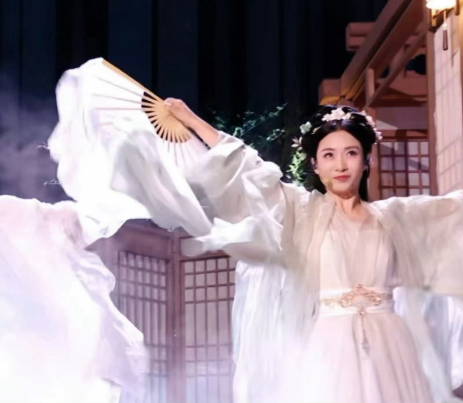 陶昕然哭了姐姐不哭，今晚真的美疯了好吗 