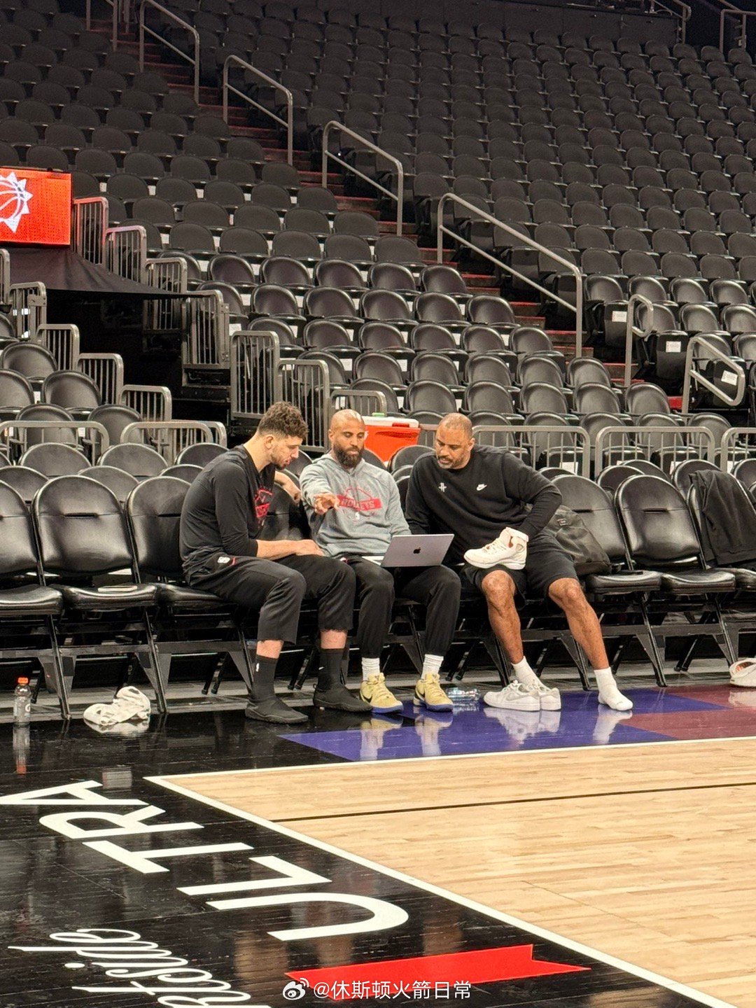 上一场某媒体带节奏，那这个你怎么解读申京休斯顿火箭NBA点赞成金