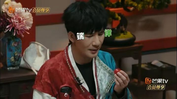 大张伟以为话梅是鳝鱼武艺拿蛋糕后继有人 番茄话梅放盘子里确实不太常见，大张伟第一