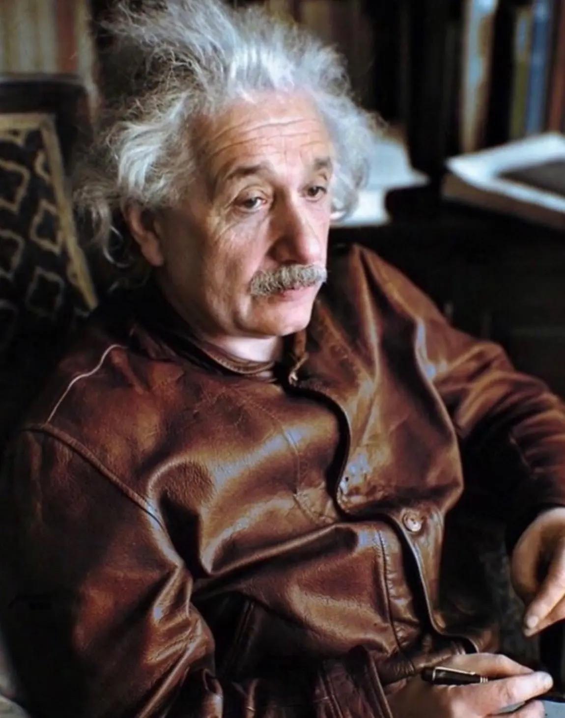 韩国 Levi's 重新推出了爱因斯坦在 30 年代经常穿的标志性 Levi's