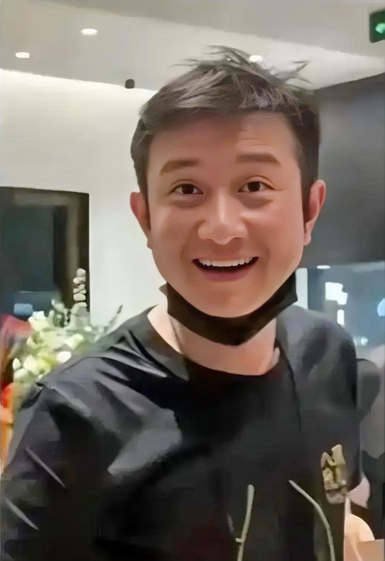 文章简介
1984年生于西安，中学演《青春正点》成童星，中戏毕业后凭《奋斗》出圈