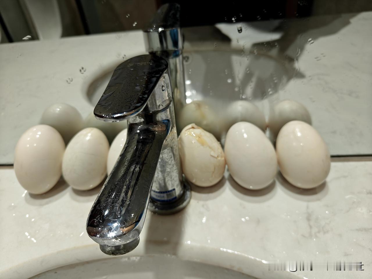 长安的荔枝，千辛万苦送到，就剩一点。
长安的鹅蛋，千里相送，情谊更重。
说好了物