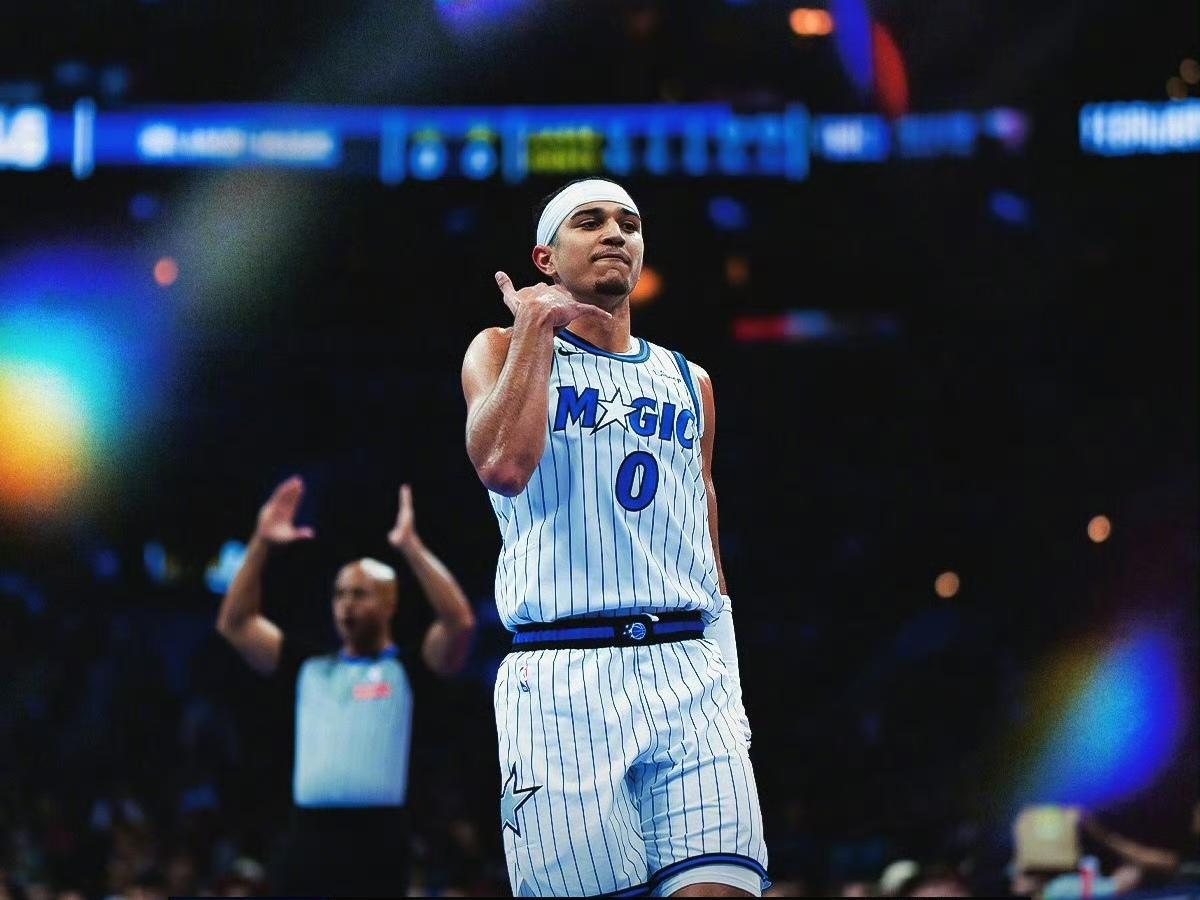 41分大胜76人！魔术有奇兵，庄神“弄鬼”强行加戏。
恩比德、乔治、埃奇库姆三核