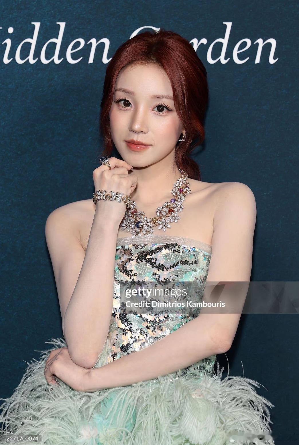 宋雨琦纽约高珠展唯一受邀中国面孔宋雨琦获邀纽约高珠展，品牌执行官手写邀请函尽显重