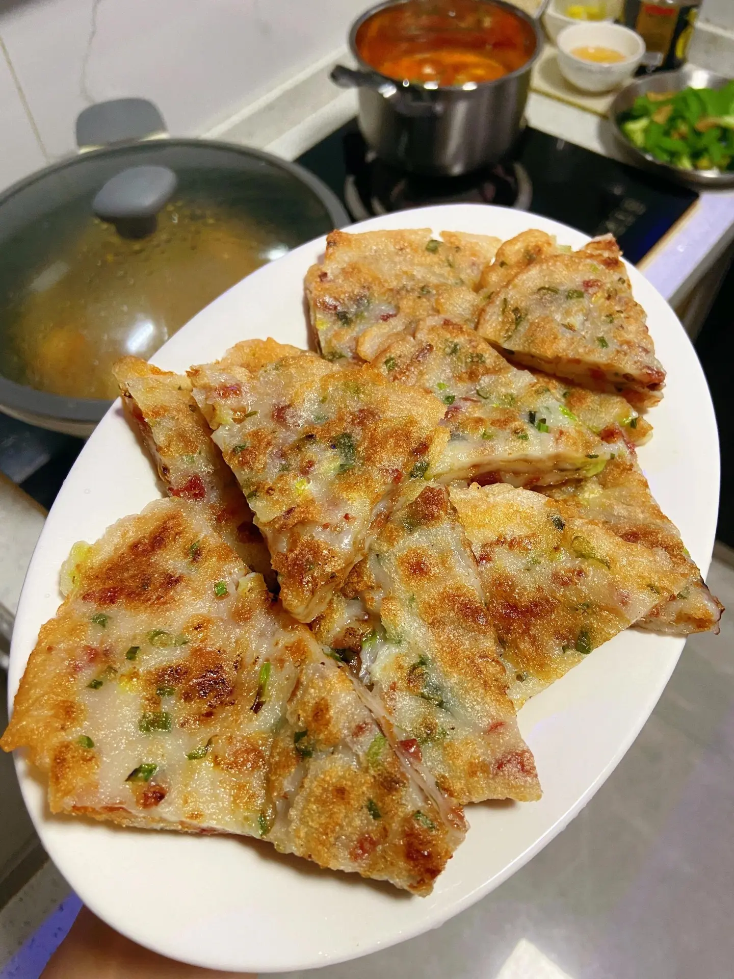 赶快去做吧，真的巨巨巨好吃。外层酥脆，内里软糯，夹杂着腊肠的香味和虾米...