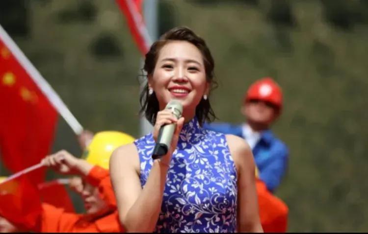 云朵音乐会门票遭遇滞销困境？业内资深人士一语中的，揭示背后七大原因：

一、自其