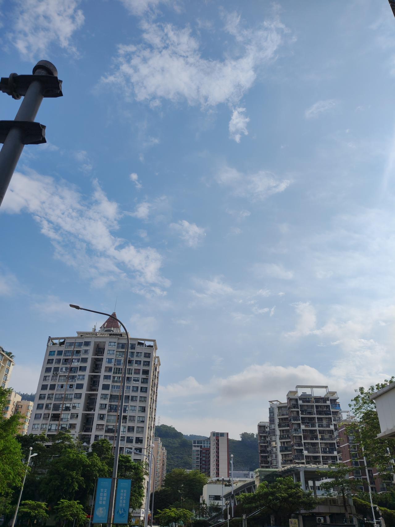 全球金融风险高，股市波动大，崩盘风险随时可能突袭。2026年以来，地缘冲突、全球